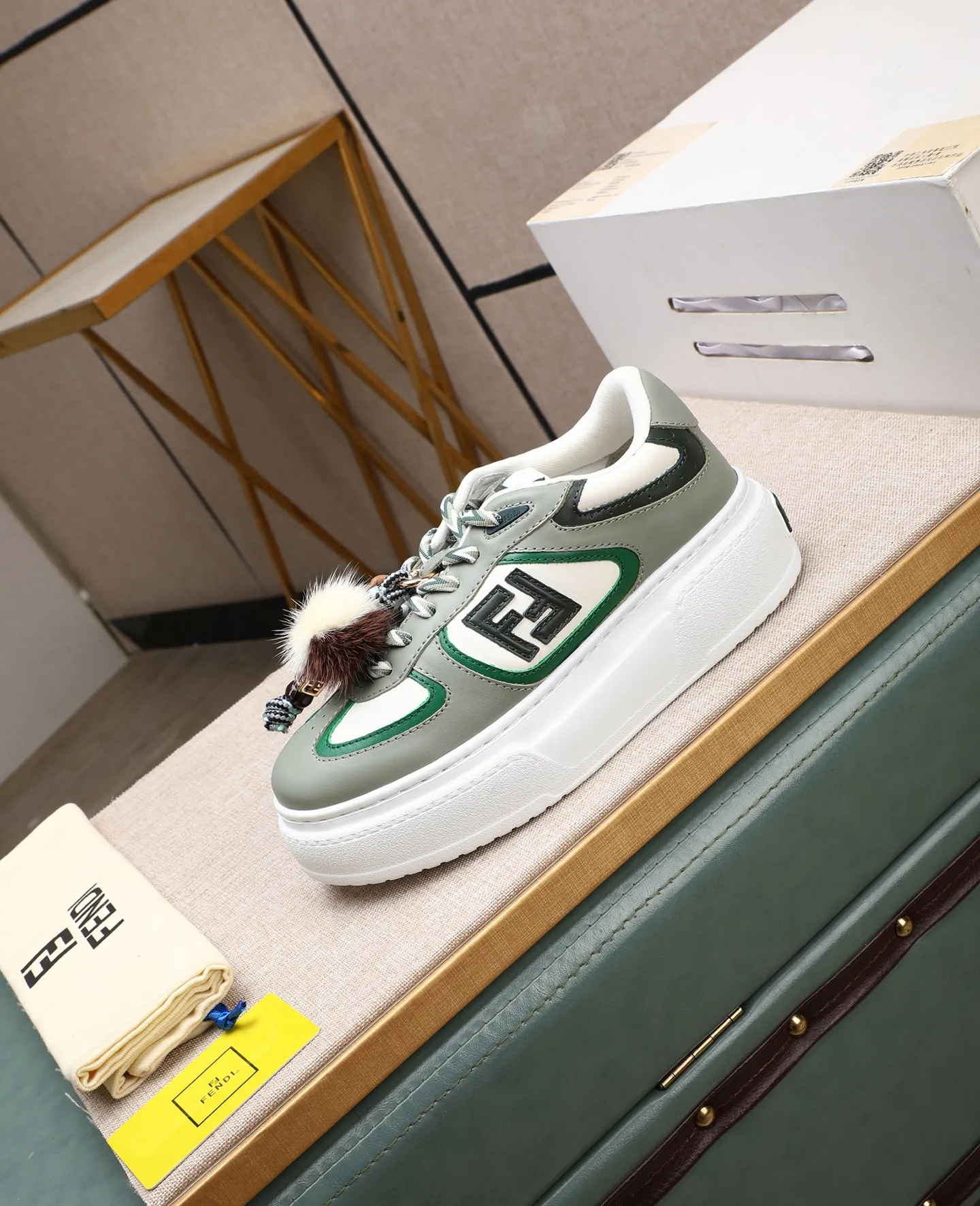 Men's shoes 💰740 Top quality Fendi Match series 25 latest colors Pendant thick sole lace casual FENDI Match lace. Made of light pink leather with white and ocher brown details. Contrast leather FF appliqué on the sides and hiking laces in white, pink and ocher brown. Thick rubber sole with oversized embossed FENDI lettering on the heel. Metal ring charm on the tongue: A small braided doll with contrasting mink fur details and gold metallic FF on the right shoe. The left shoe features a braided cord with contrasting mink double pom poms, metallic FF beads, and Pequin print pattern and logo. Upper: Original custom-made imported first-layer cowhide. Inner lining: Imported custom-made breathable mesh lining. Sole: Original open-molded ultra-light foam material. Bottom thickness: 5CM. Number of yards: women's 35-40 (custom-made 40 non-refundable).